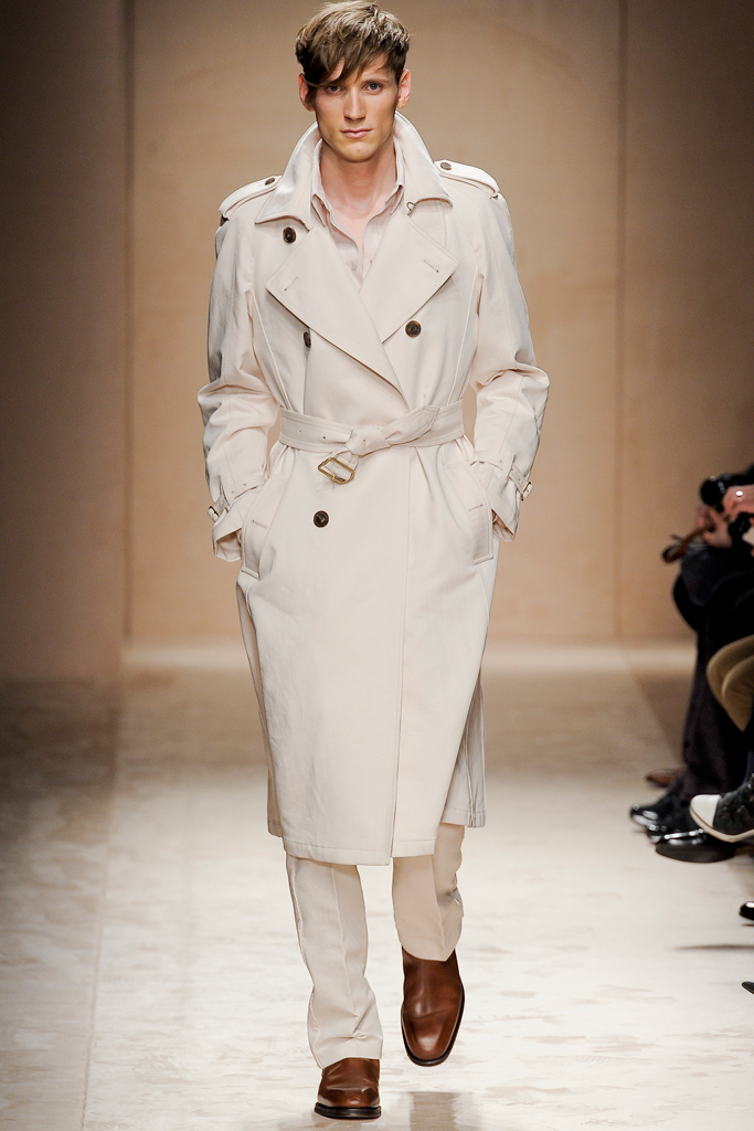Salvatore Ferragamo 2011ﶬbDƬ