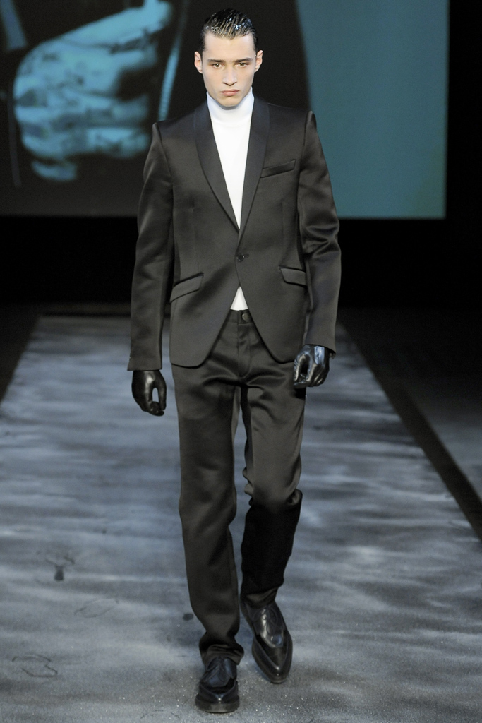 Mugler 2011 ﶬbDƬ