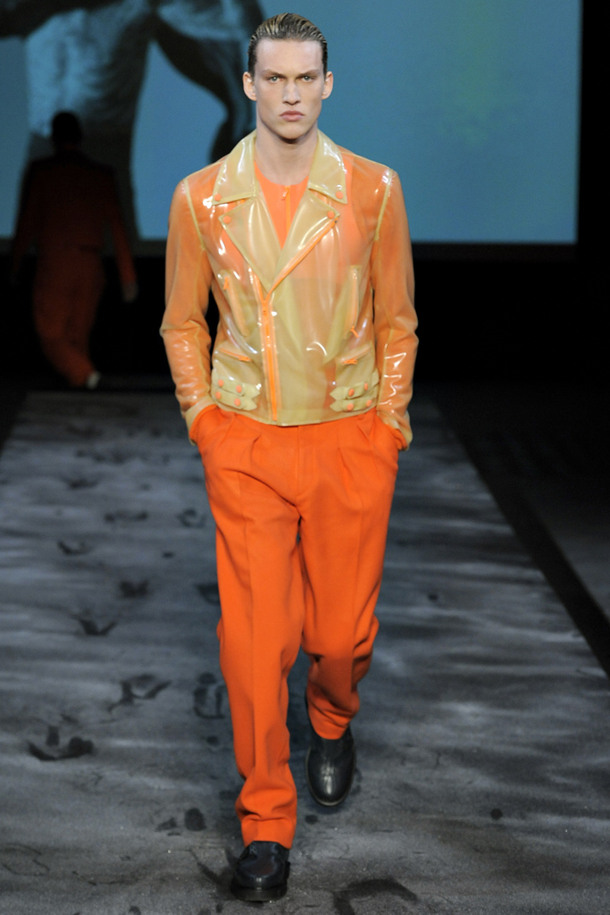 Mugler 2011 ﶬbDƬ