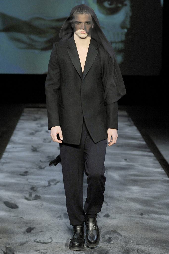 Mugler 2011 ﶬbDƬ