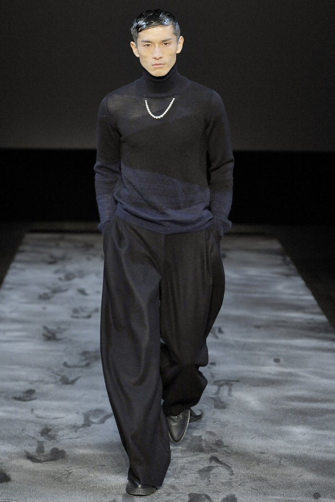 Mugler 2011 ﶬbDƬ