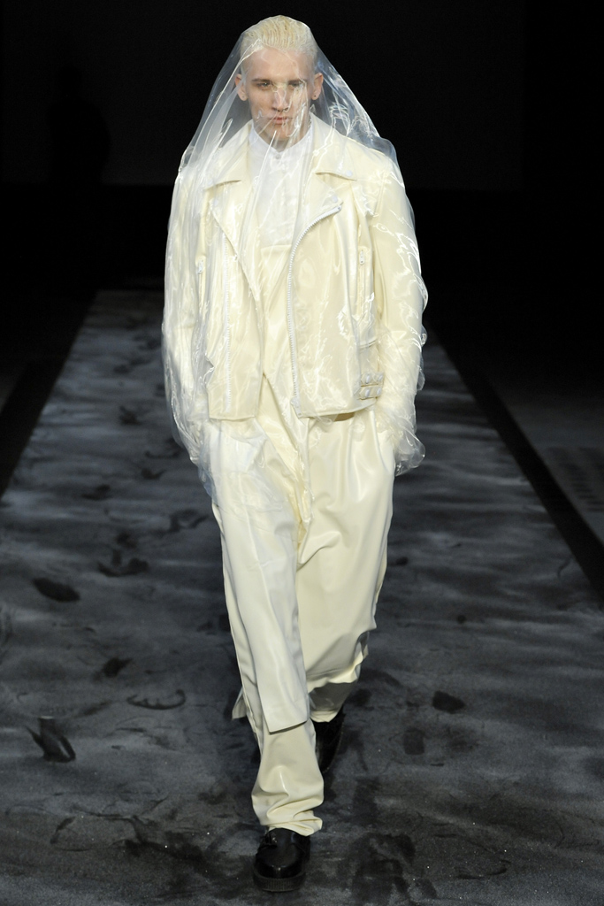 Mugler 2011 ﶬbDƬ