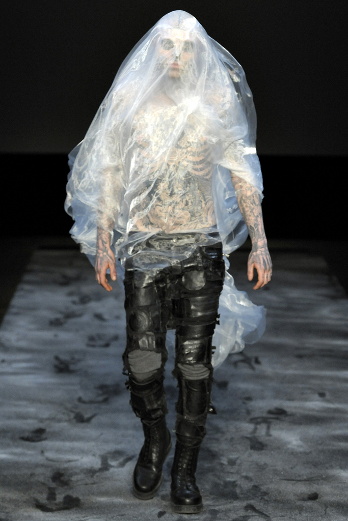 Mugler 2011 ﶬbDƬ