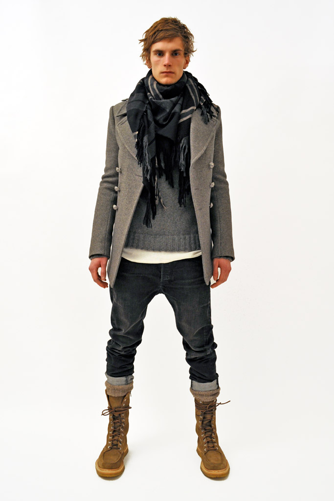 Balmain 2011 ﶬbDƬ
