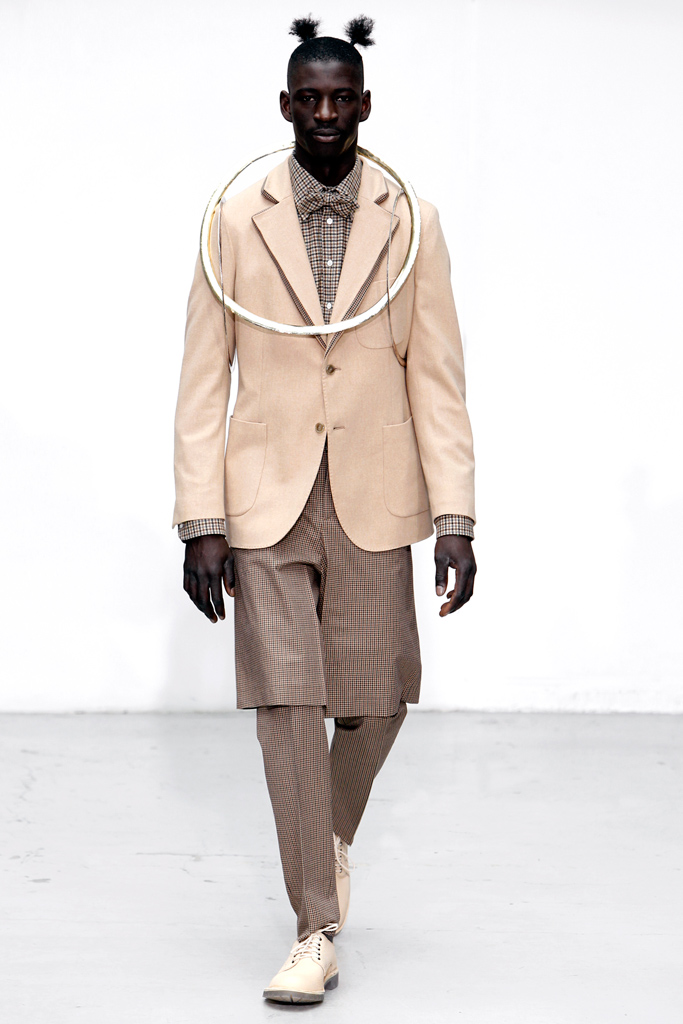 Walter Van Beirendonck 2011 ﶬbDƬ