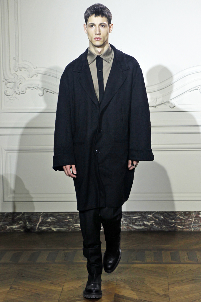 Yves Saint Laurent 2011 ﶬbDƬ