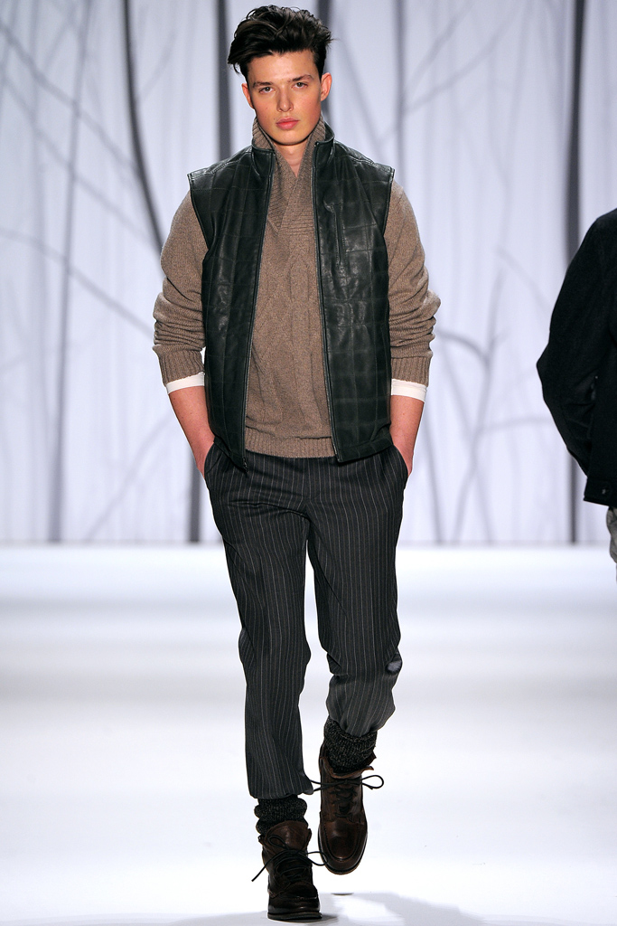 Perry Ellis 2011 ﶬbDƬ