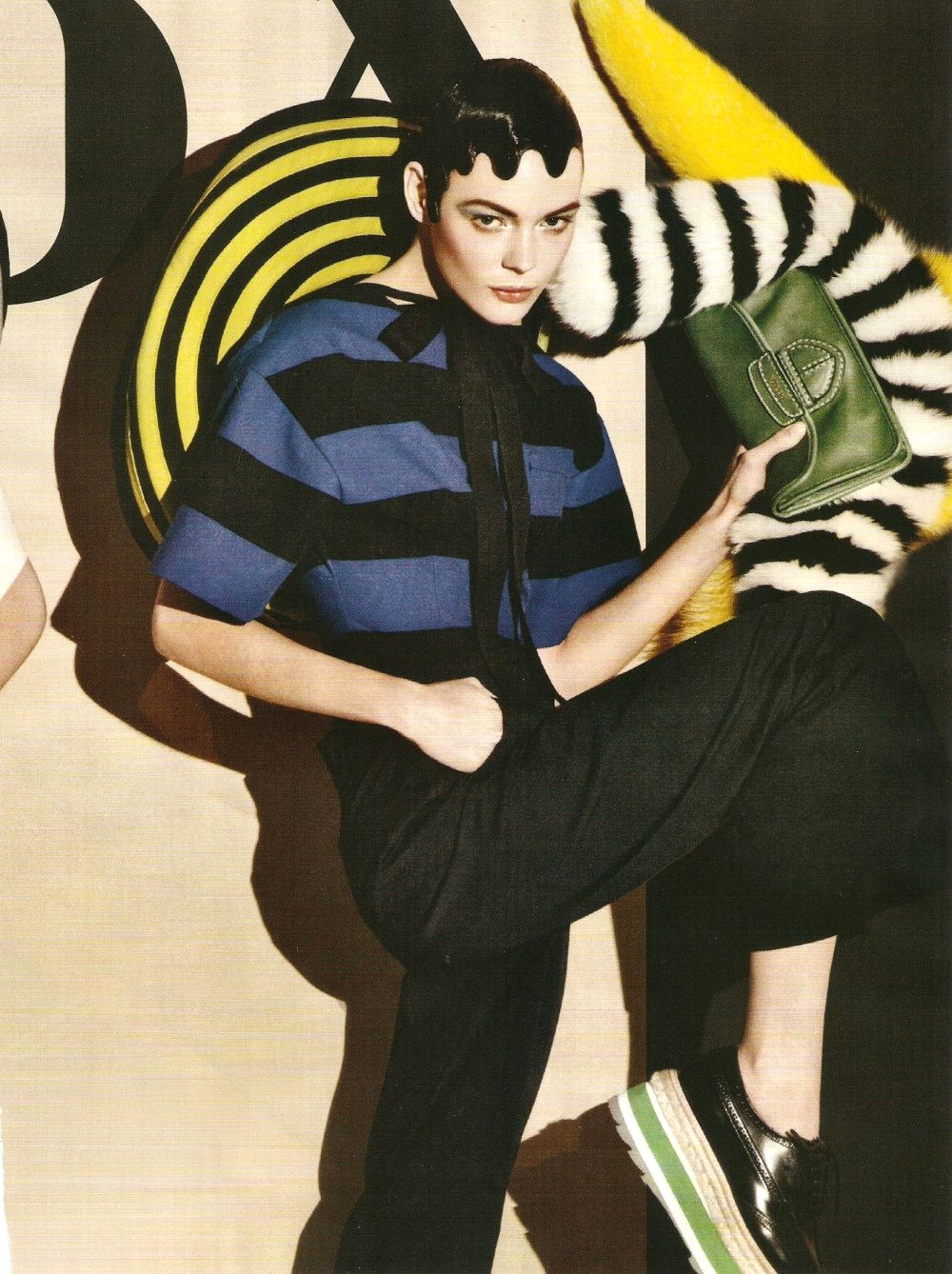 Prada 2011ďVƬ DƬ
