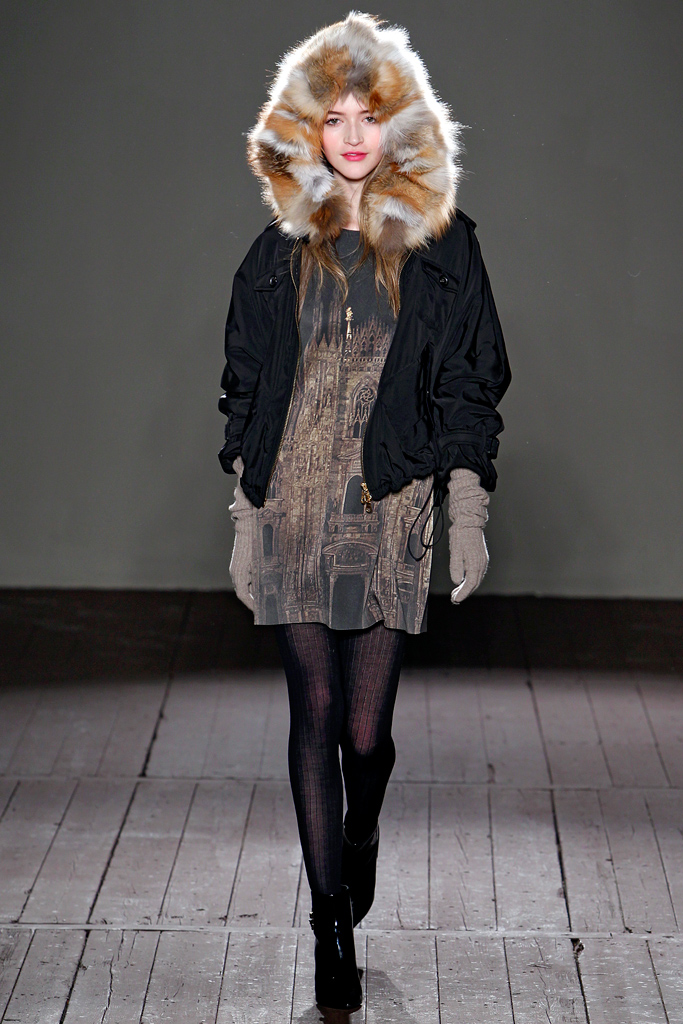 Moschino Cheap And Chic 2011秋冬成衣高清圖片