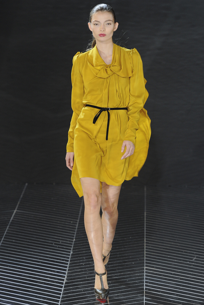 Roland Mouret 2011ﶬ DƬ