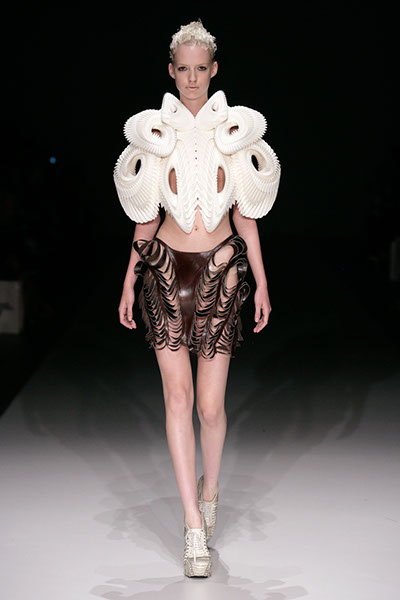 Iris van Herpen x United Nude 2011春夏走秀高清圖片
