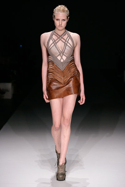 Iris van Herpen x United Nude 2011春夏走秀高清圖片