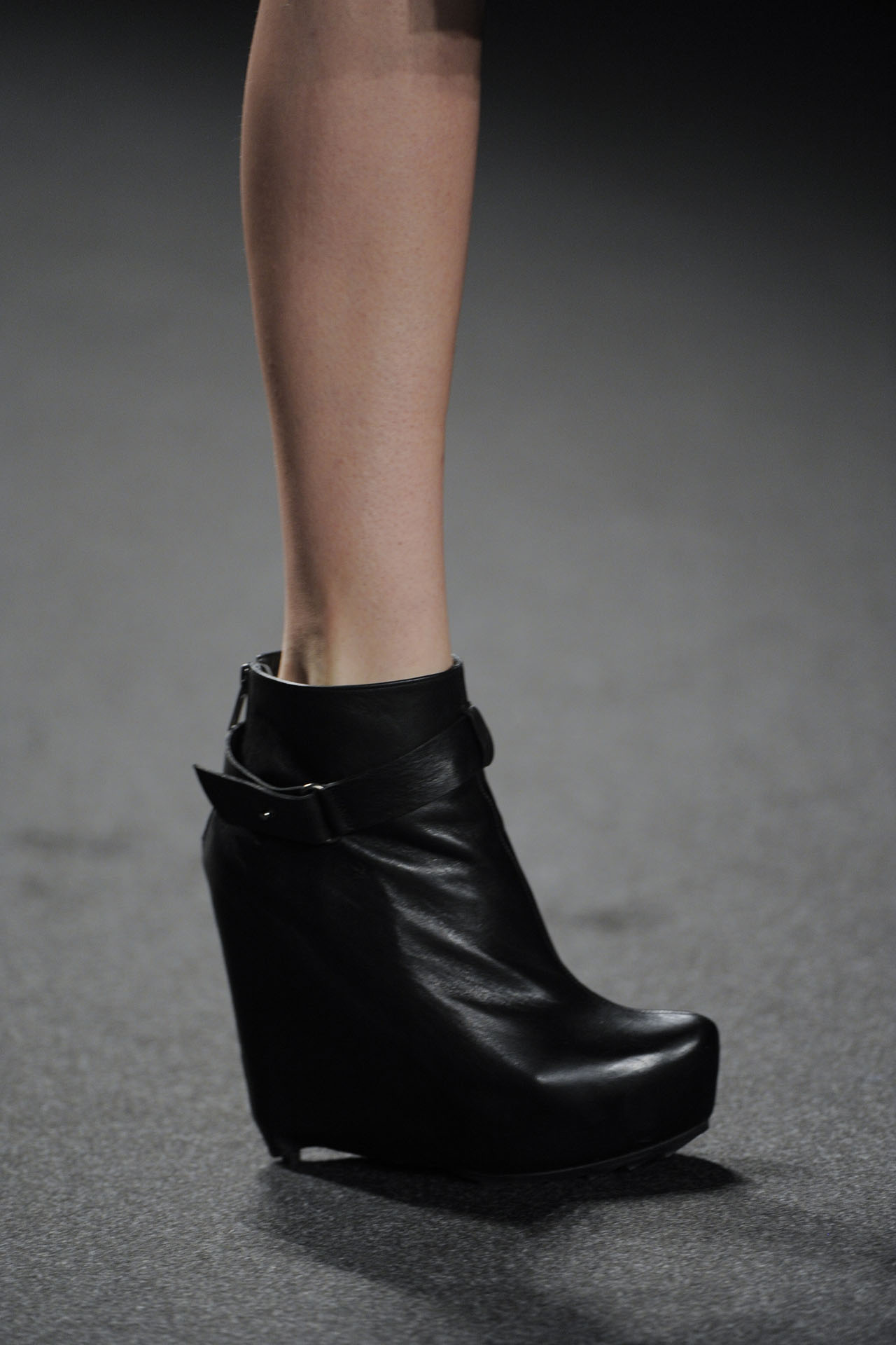 Vera Wang 2011ﶬ(x)(ji)DƬ