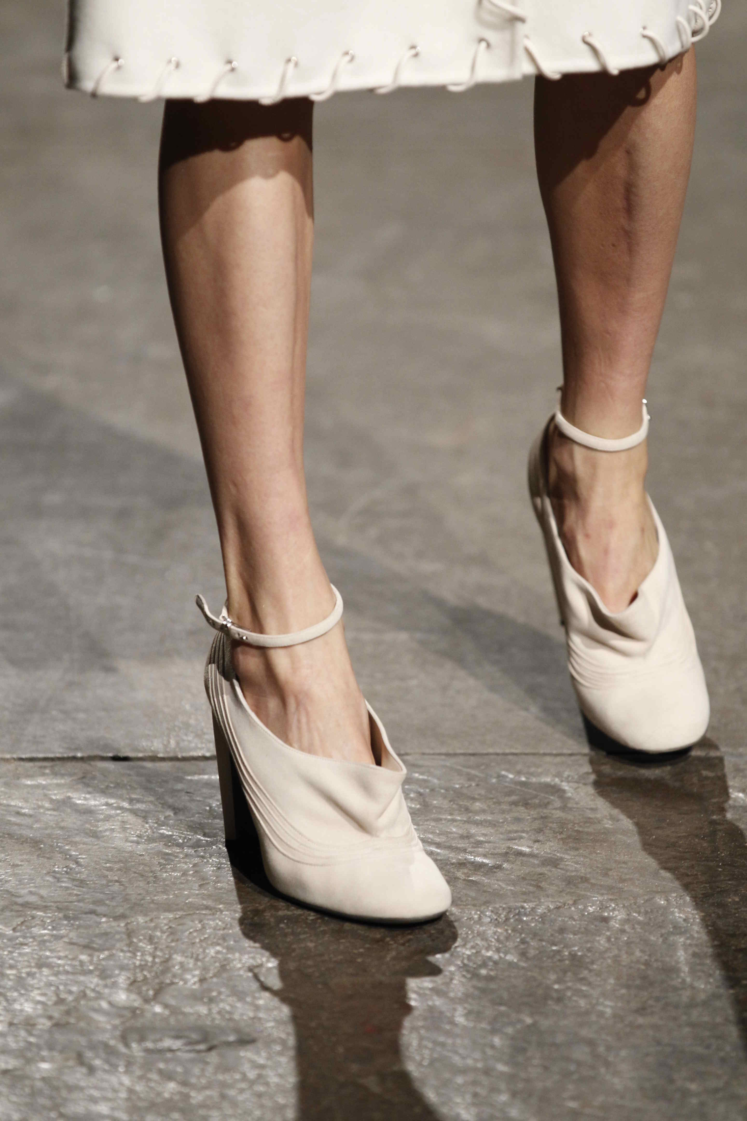 Halston 2011ﶬŮʿЬĸDƬ