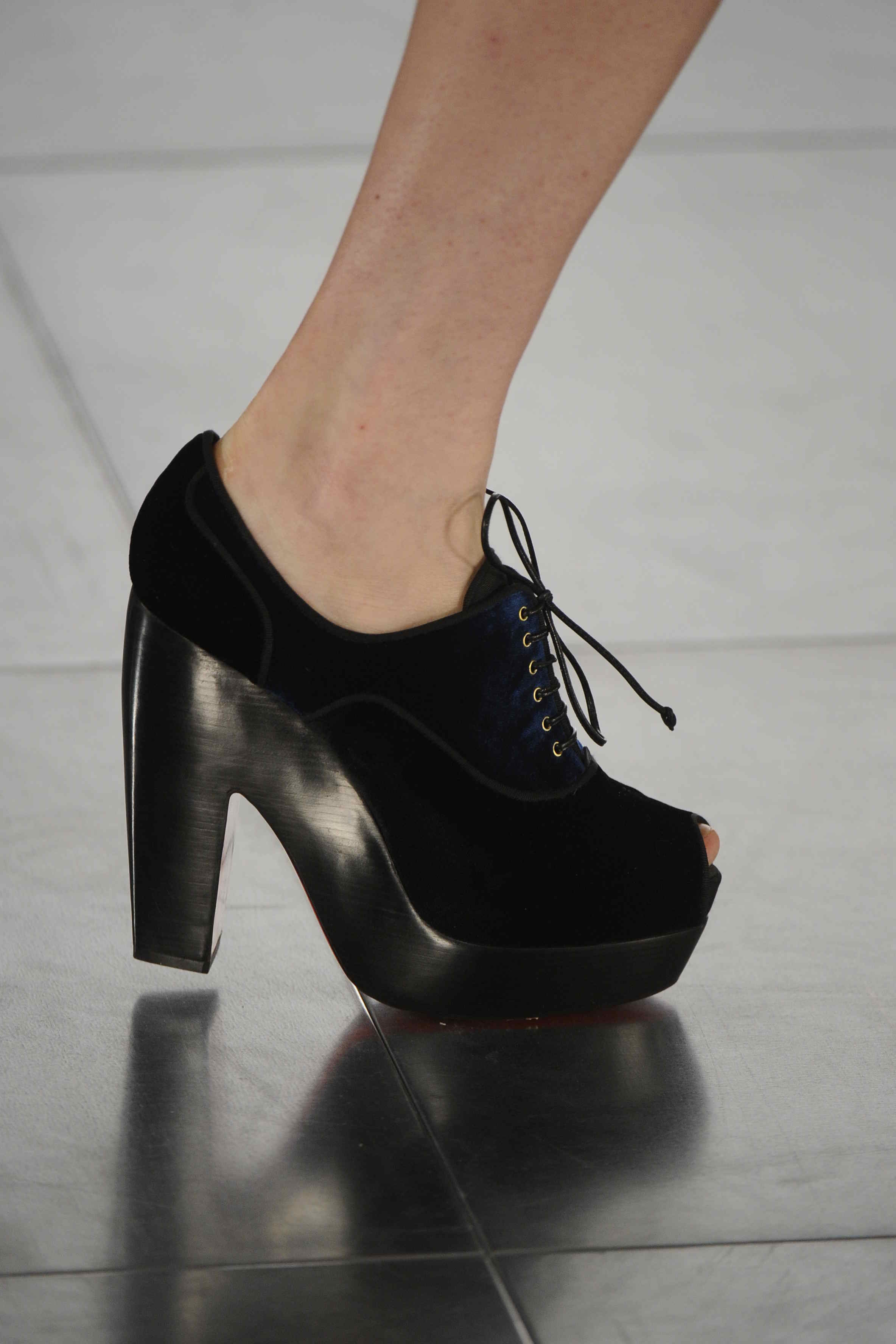 Jonathan Saunders 2011ﶬŮʿЬĸDƬ