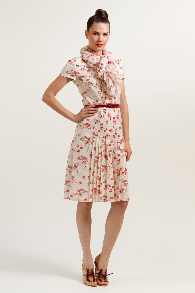 Carolina Herrera 2012紺ϵиDƬ