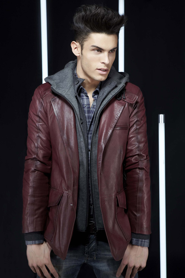 Karl Lagerfeld 2011ﶬbV DƬ