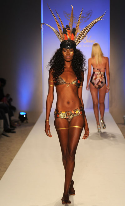 Lisa Blue 2012~ӾbDƬ