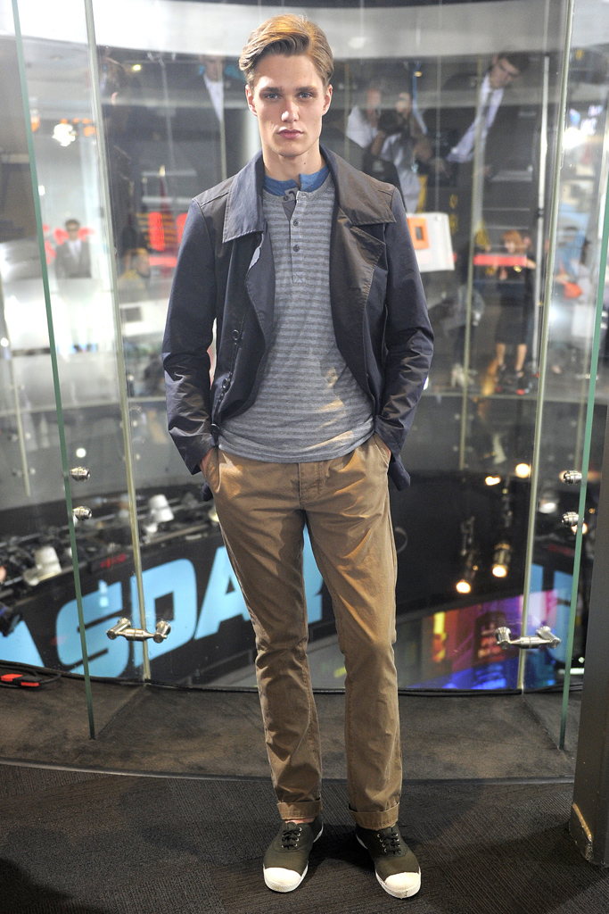 DKNY 2012ĳ¸DƬ