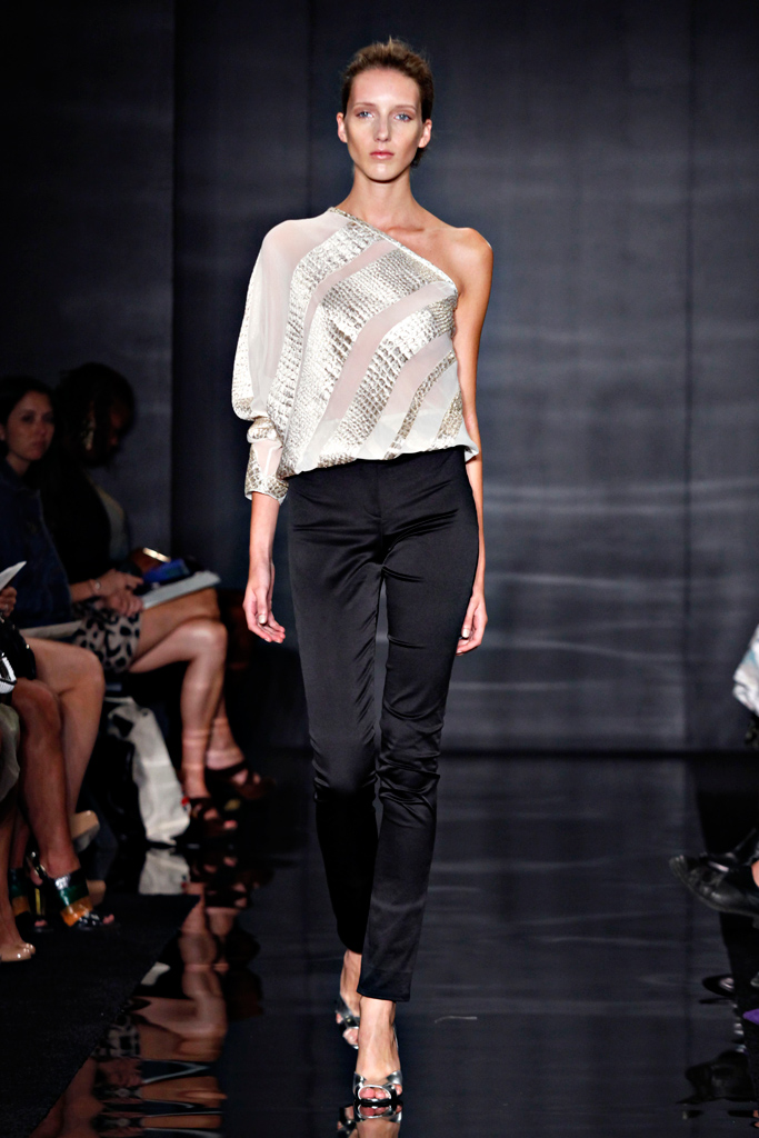 Reem Acra 2012DƬ