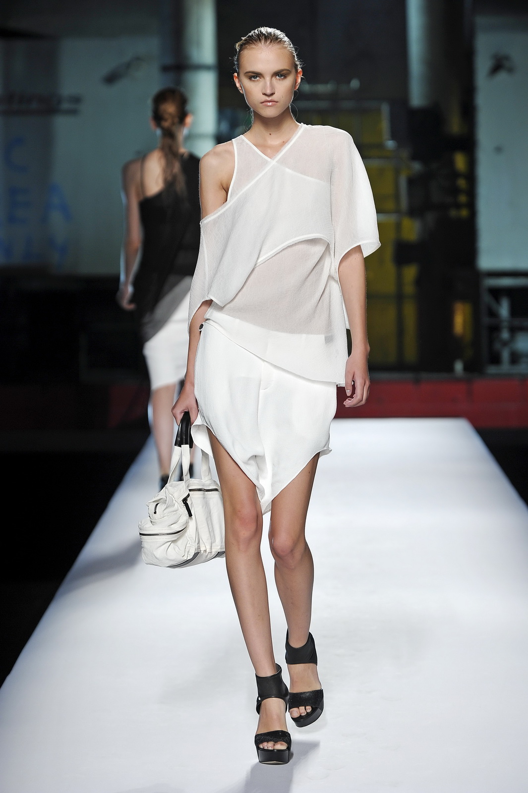 THEORY 2012DƬ