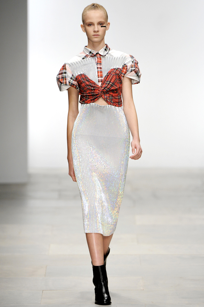Danielle Scutt 2012DƬ