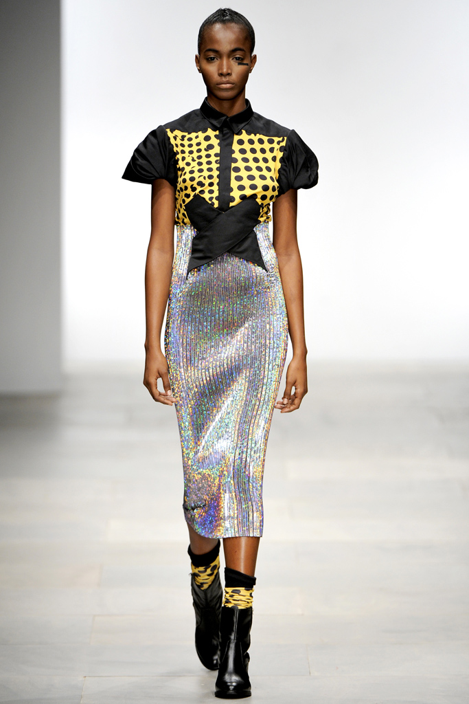 Danielle Scutt 2012DƬ