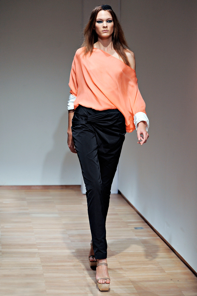 Anne Valerie Hash 2012DƬ
