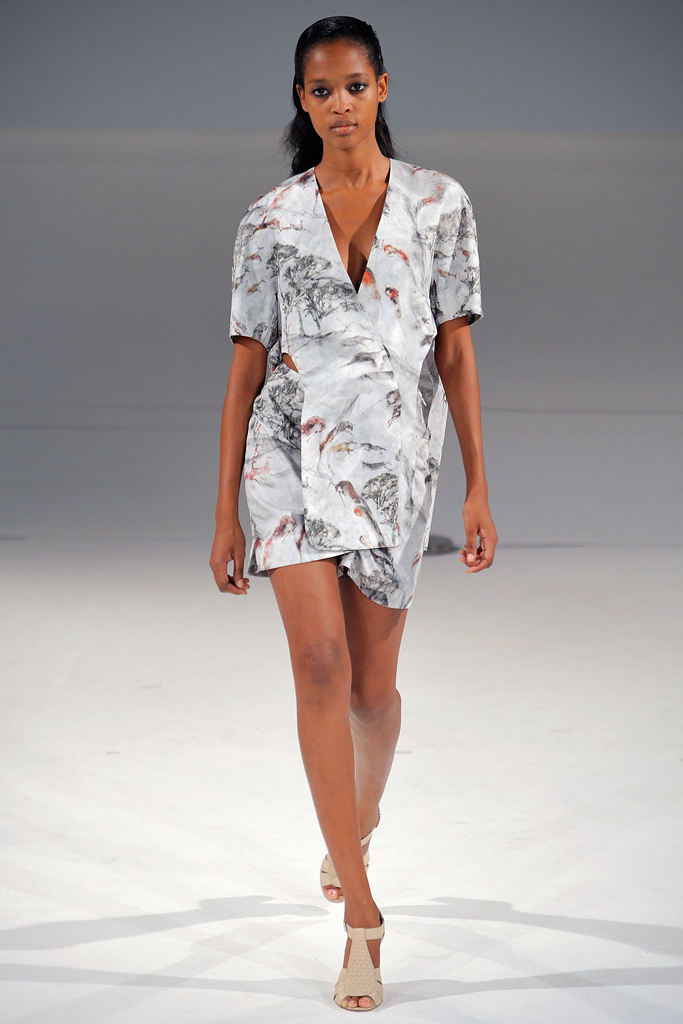 Chalayan 2012DƬ