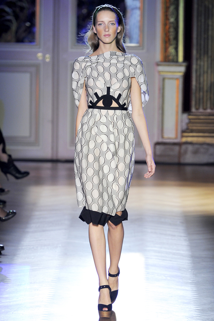 Roland Mouret 2012(chng)DƬ