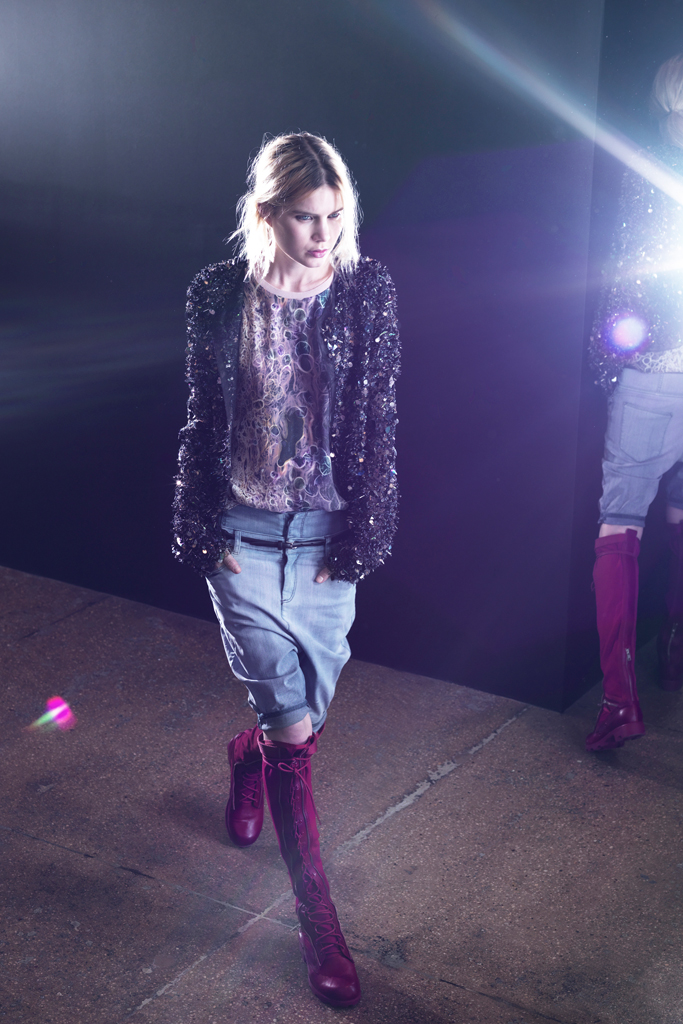 Theyskens Theory 2012ϵиDƬ