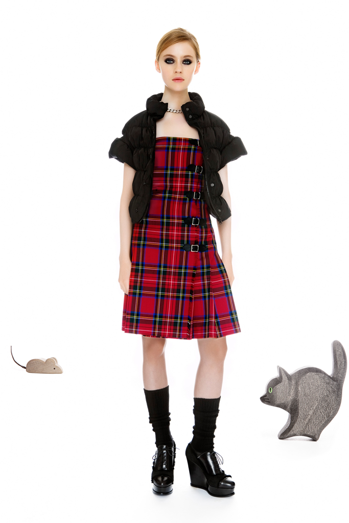 Moschino Cheap And Chic 2012ϵ DƬ
