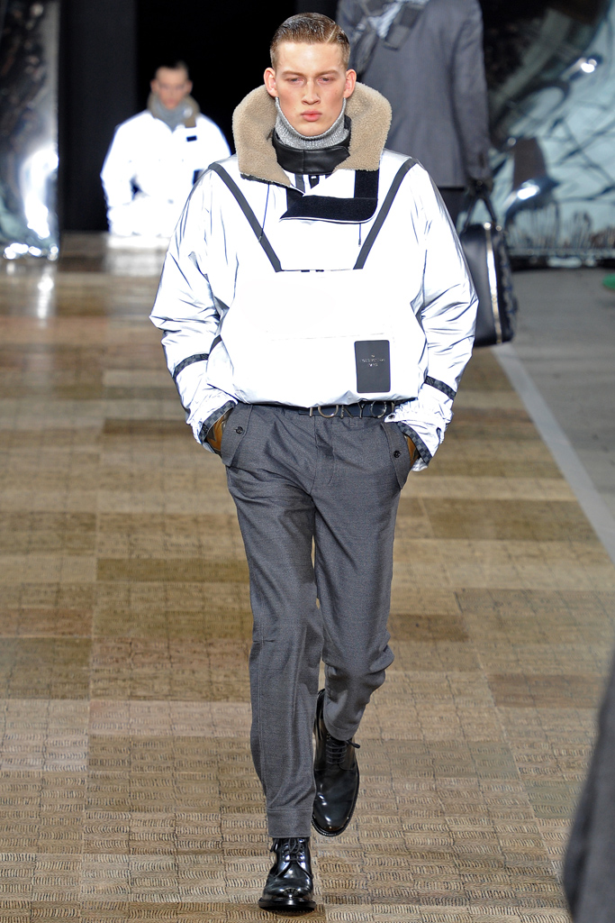 Louis Vuitton 2012ﶬbDƬ