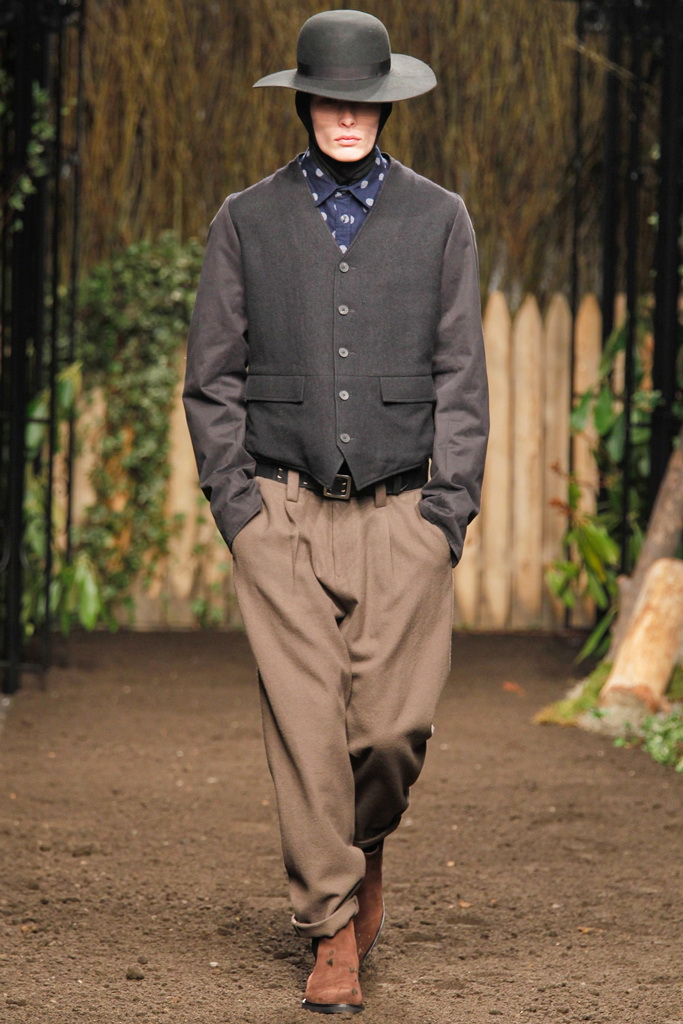 Robert Geller 2012ﶬbDƬ
