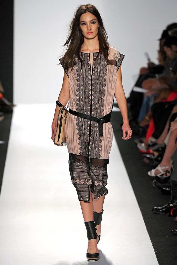 BCBG Max Azria 2013DƬ