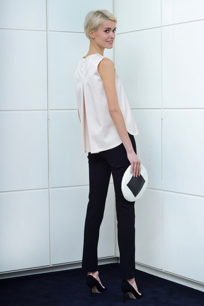 Lisa Perry 2013DDƬ