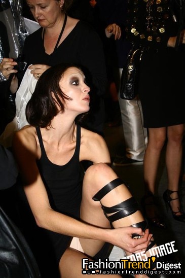 GIVENCHY 08