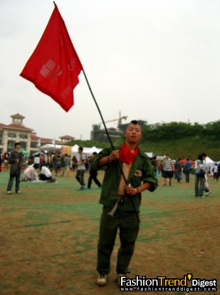 答應(yīng)這個哥哥的，宣傳一下：爬行，increep.com ，致力于地下樂隊和獨立音樂小眾推廣的門戶網(wǎng)站。 