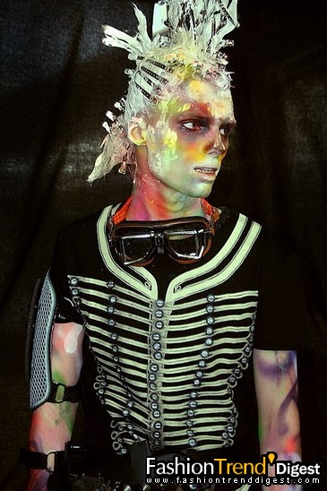 FTD-foto̽IJohn Galliano_(zhn)ʿ
