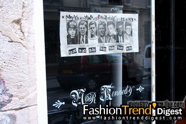Shopping in Parisnoir kennedy