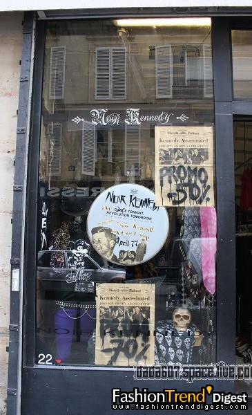 Shopping in Parisnoir kennedy