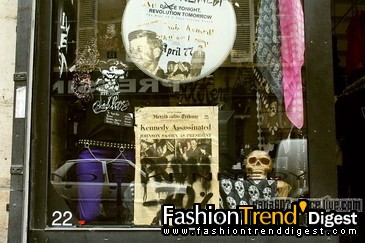 Shopping in Parisnoir kennedy