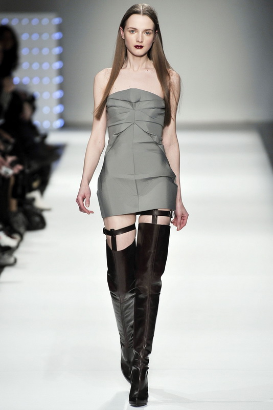 Hussein Chalayan 09ﶬDƬ