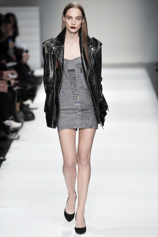Hussein Chalayan 09ﶬDƬ