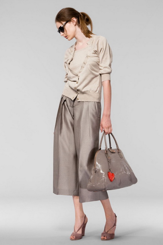 Moschino 10ĸDƬ