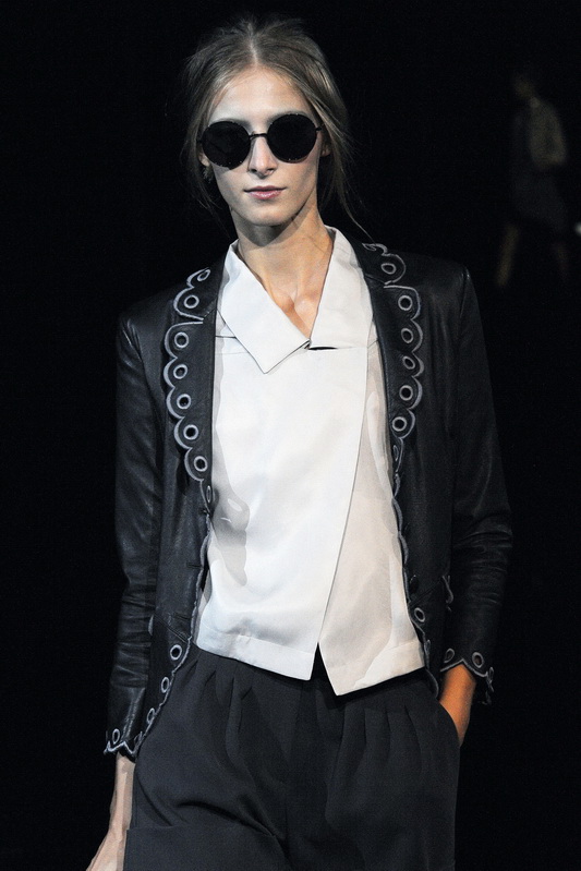 Emporio Armani 10ĸDƬ