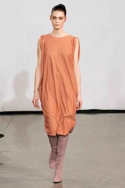 Halston 08ﶬDƬ